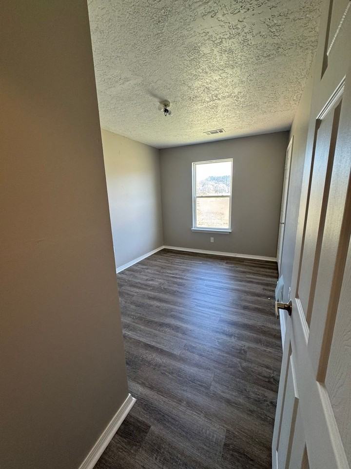 uTown - Photo 5 of 9