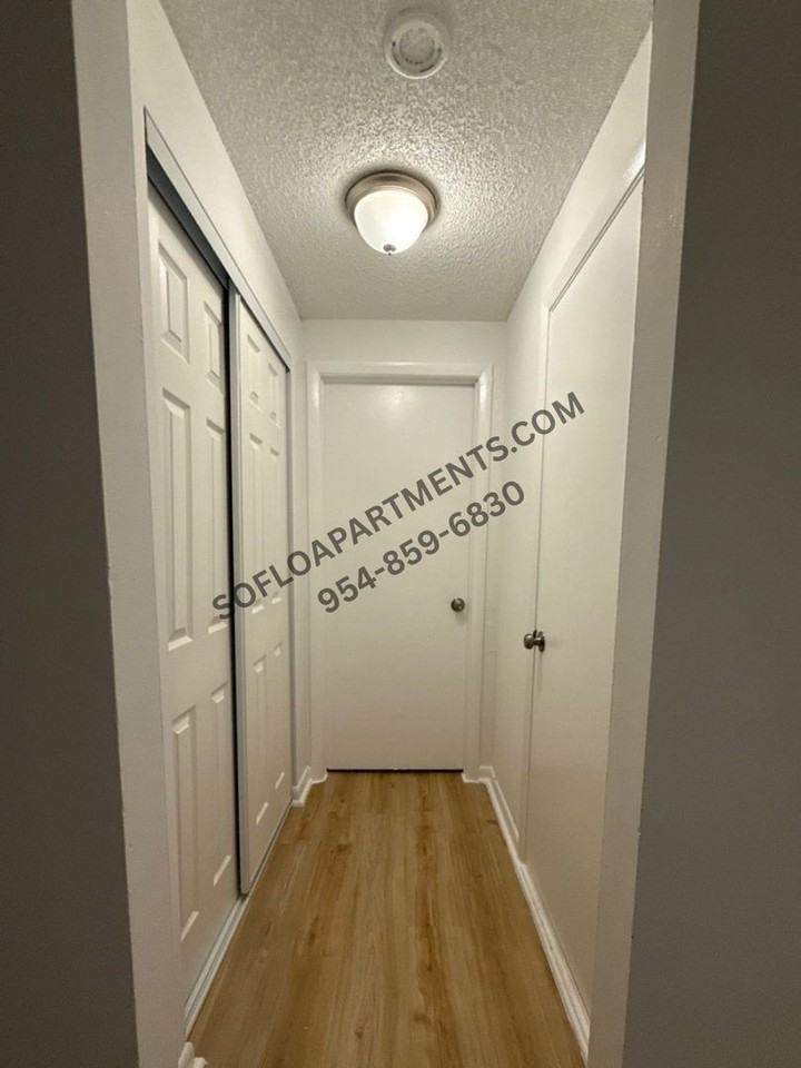 2716 S Dixie Hwy - Photo 4 of 10