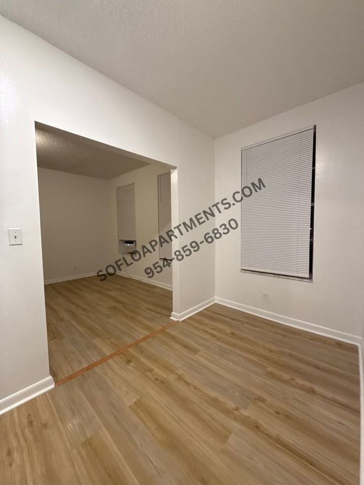 2716 S Dixie Hwy - Photo 5 of 10