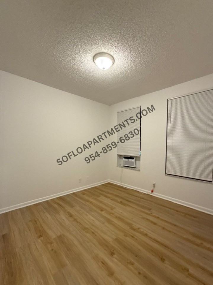 2716 S Dixie Hwy - Photo 6 of 10