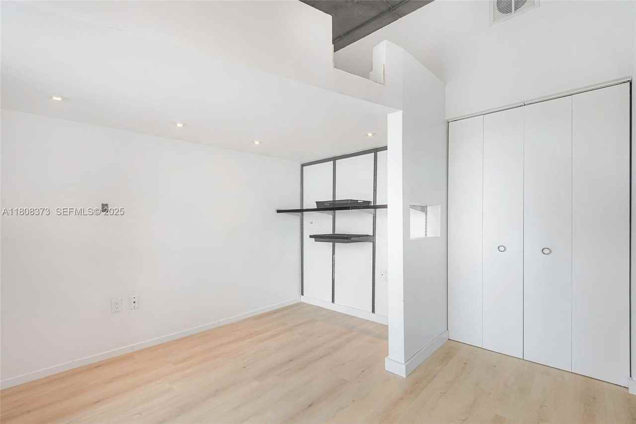 10 Southwest South River Drive ##607 - Photo 6 of 28