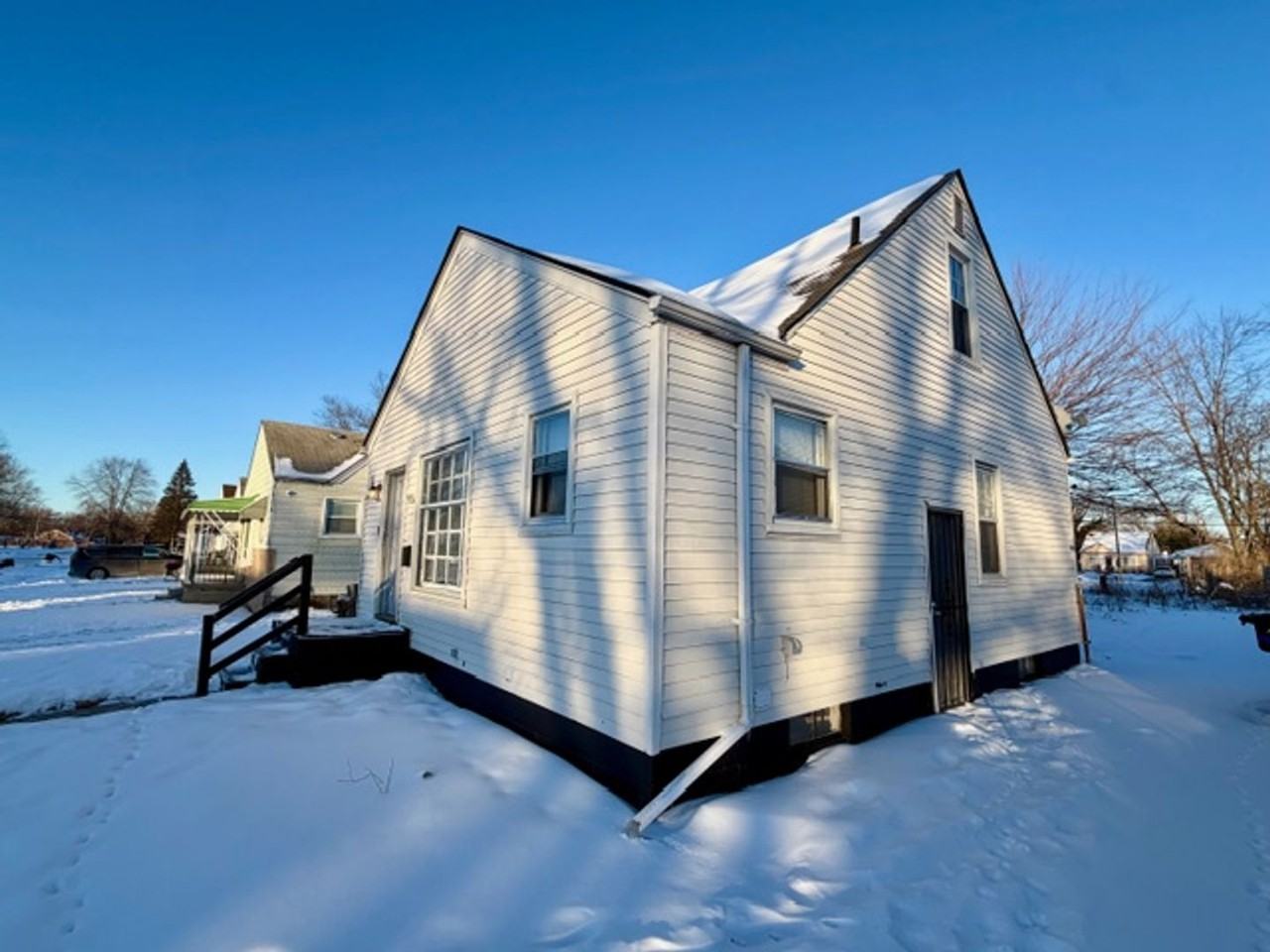9056 Fielding St - Photo 3 of 15