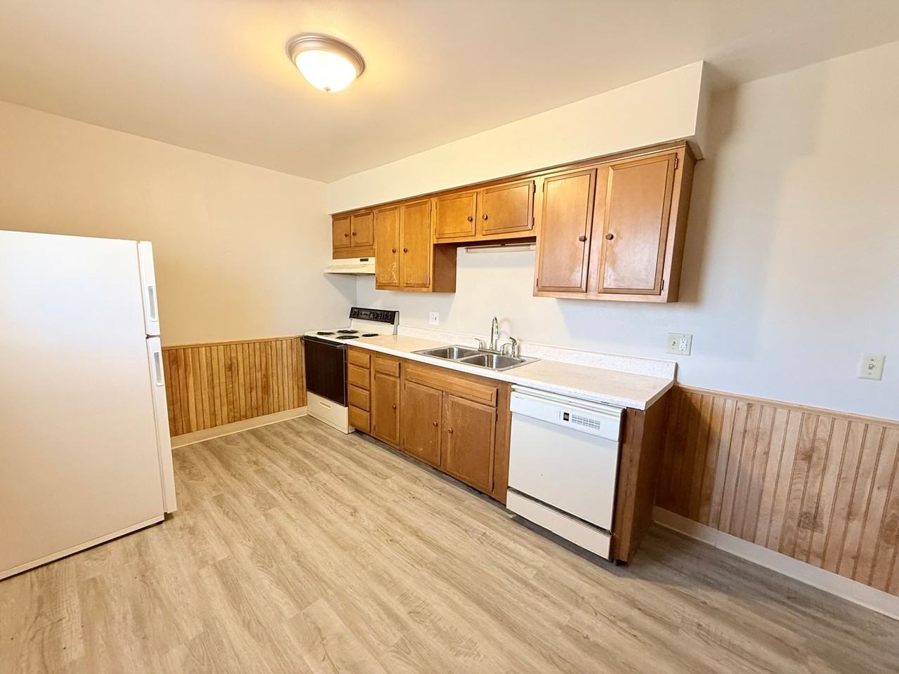 Riverview Apartments - Photo 3 of 27