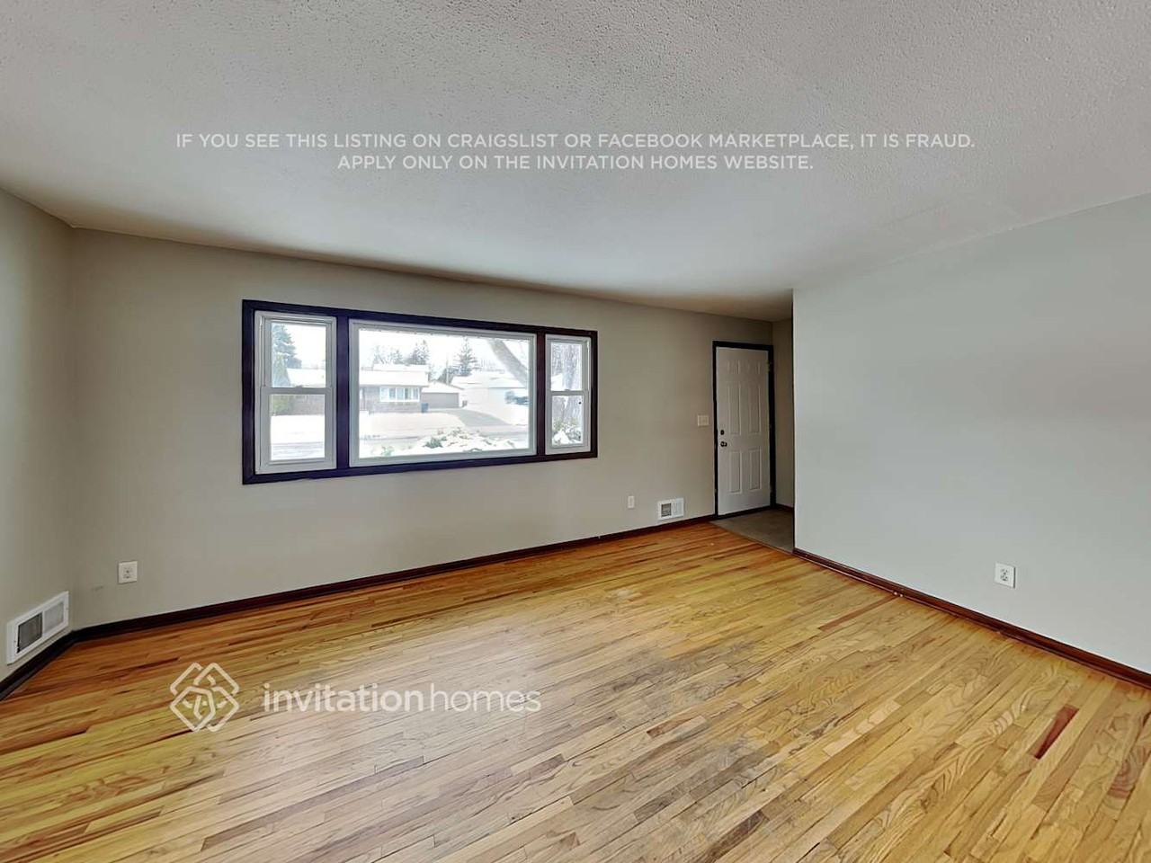 2162 Mesabi Ave - Photo 5 of 21