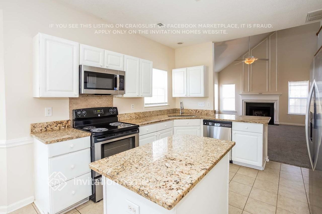 9426 Olivia Ln - Photo 7 of 18