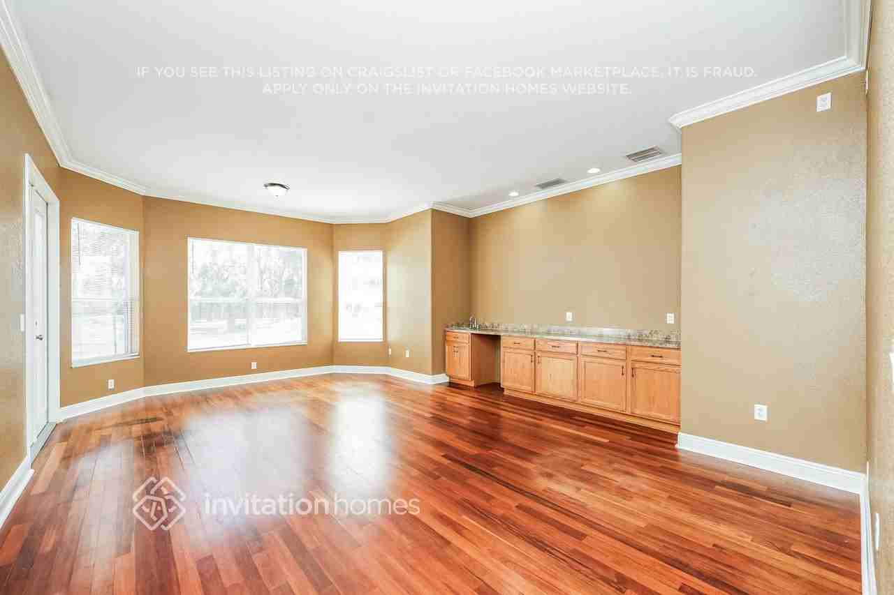 4810 Red Rooster Rd - Photo 7 of 18