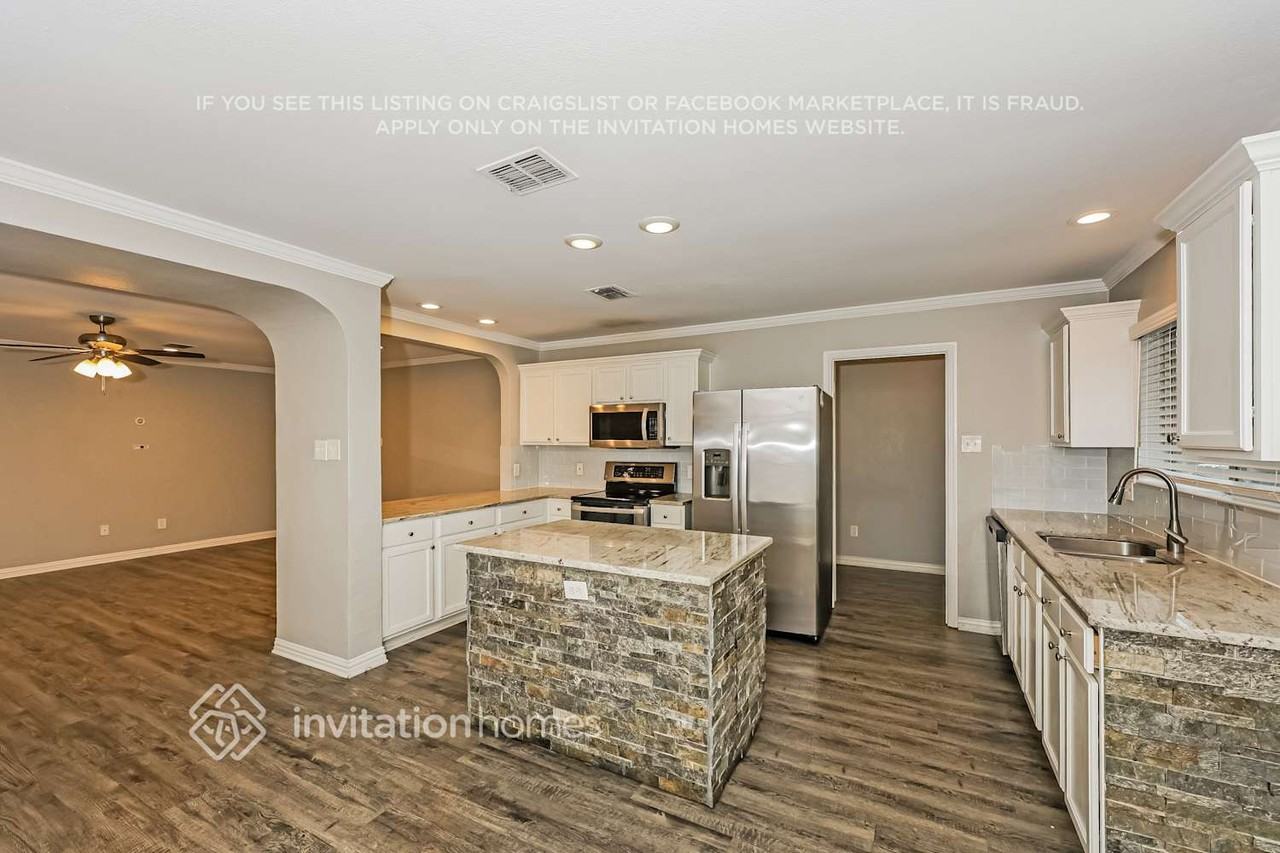 704 Gibson St - Photo 7 of 17