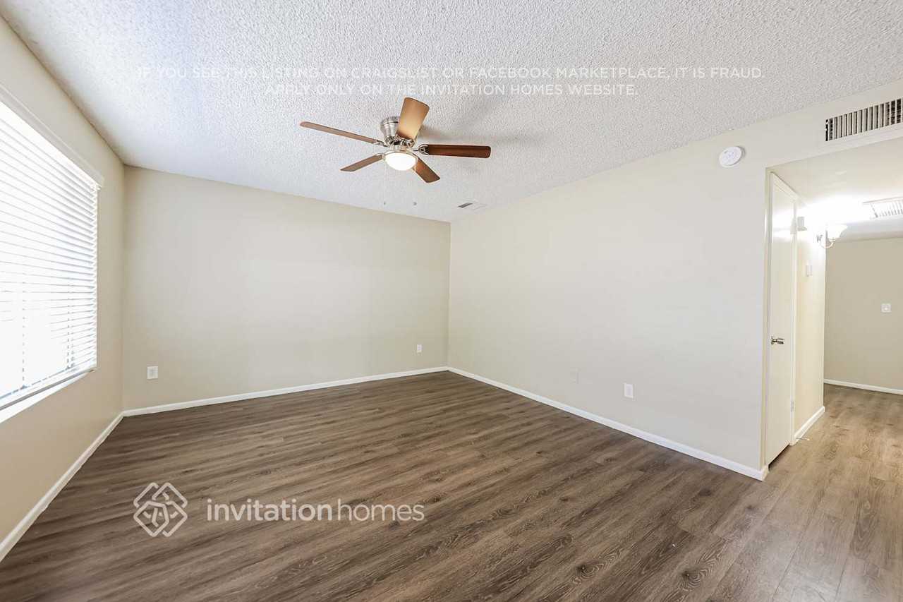 2929 W Michelle Dr - Photo 3 of 17