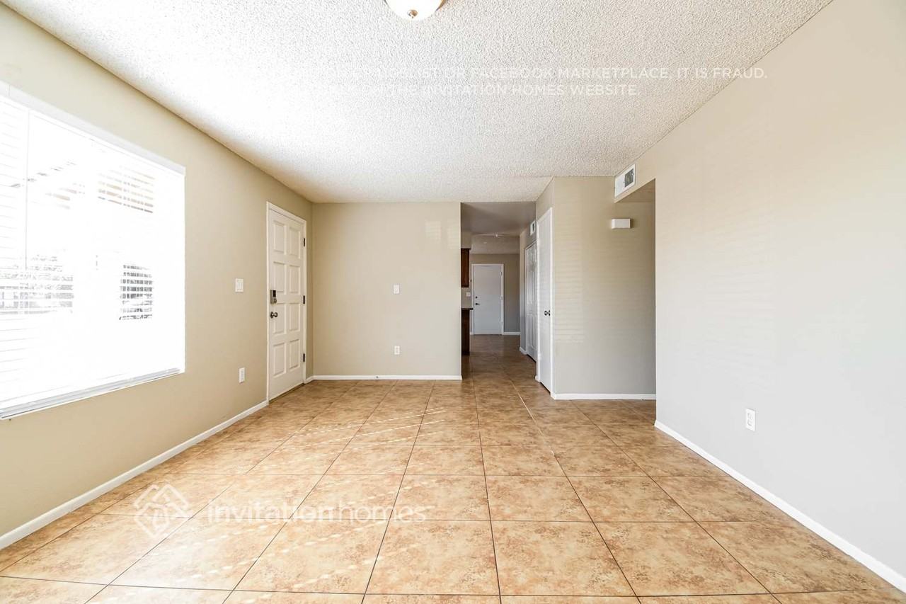 514 E Westchester Dr - Photo 4 of 17