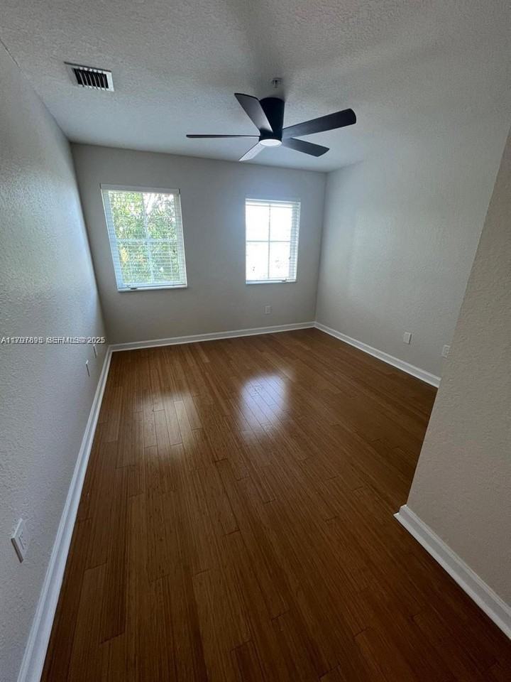 4405 Southwest 160th Avenue ##212 - Photo 4 of 17