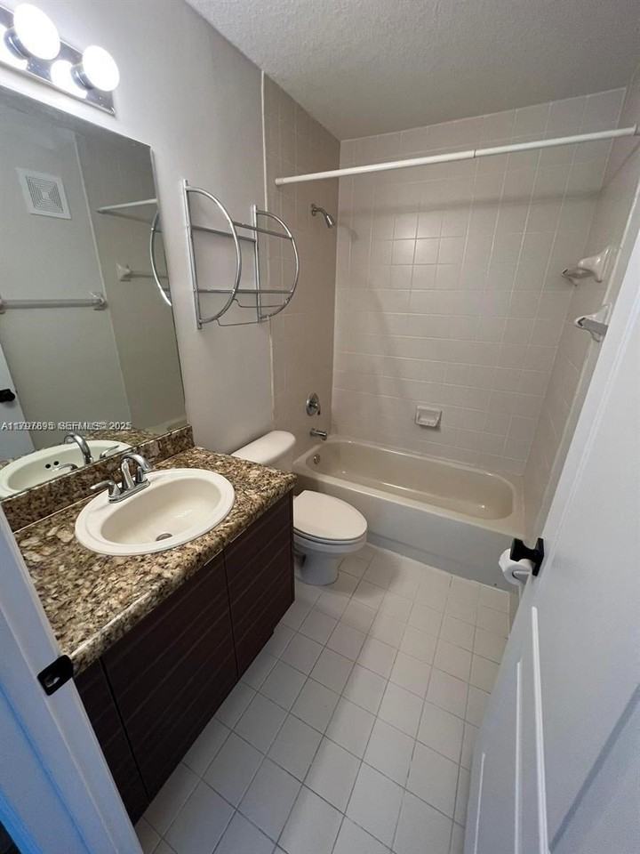 4405 Southwest 160th Avenue ##212 - Photo 6 of 17