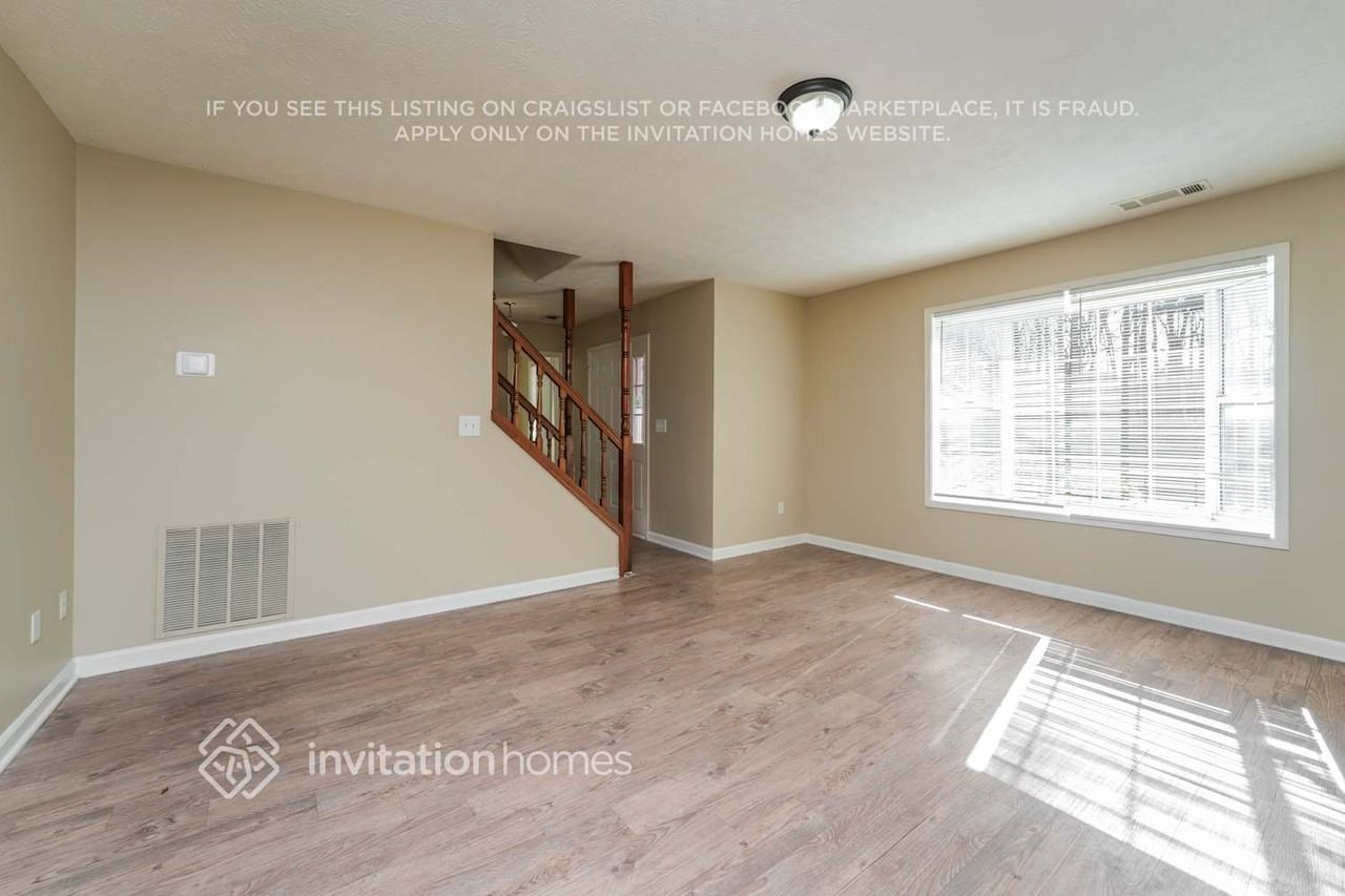 1310 Creekwood Cv - Photo 5 of 18