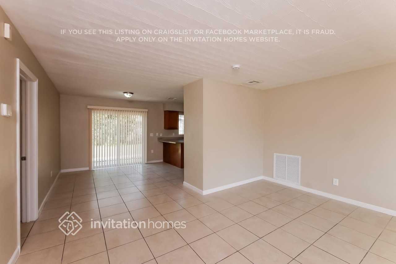 3111 Ne 9th Ave - Photo 3 of 17