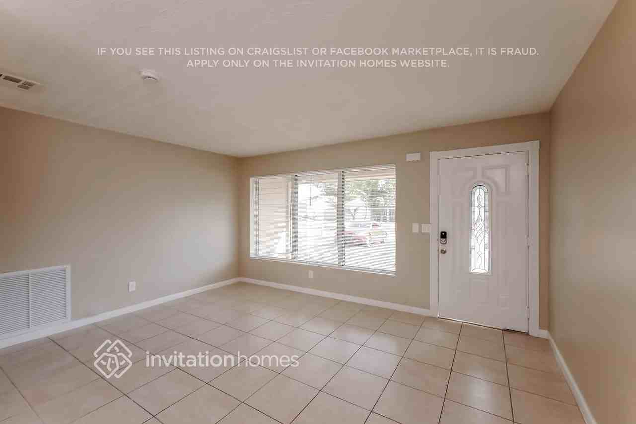 3111 Ne 9th Ave - Photo 5 of 17