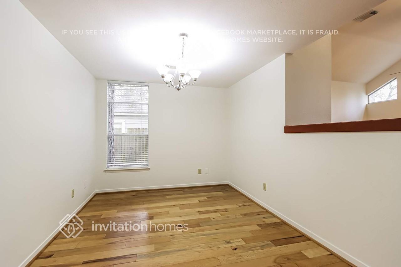 10 Shallow Pond Pl - Photo 7 of 18