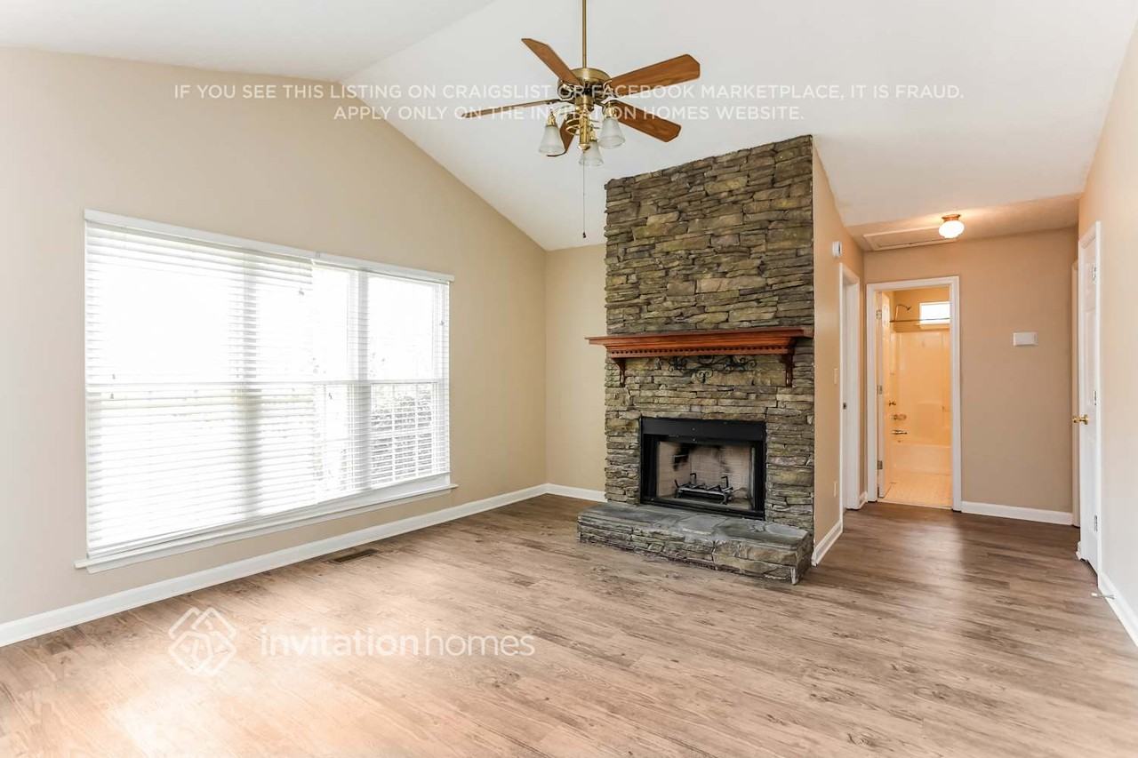 5235 Forest View Trl - Photo 5 of 18