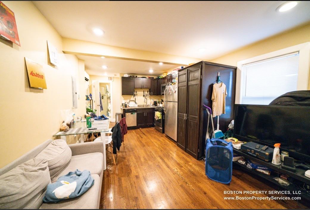 7 Burke St #1 - Photo 4 of 15