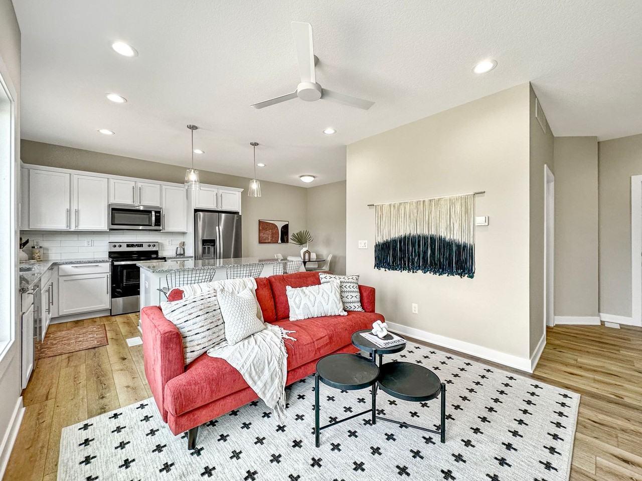 310 Harmony Ave - Photo 2 of 15