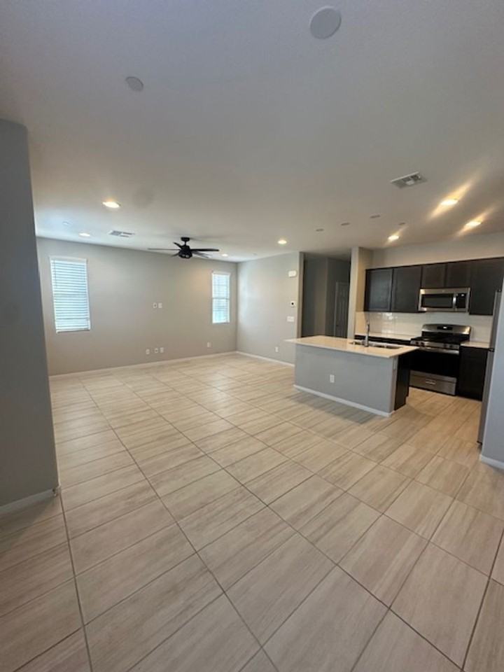712 Sleeping City Ave - Photo 3 of 15