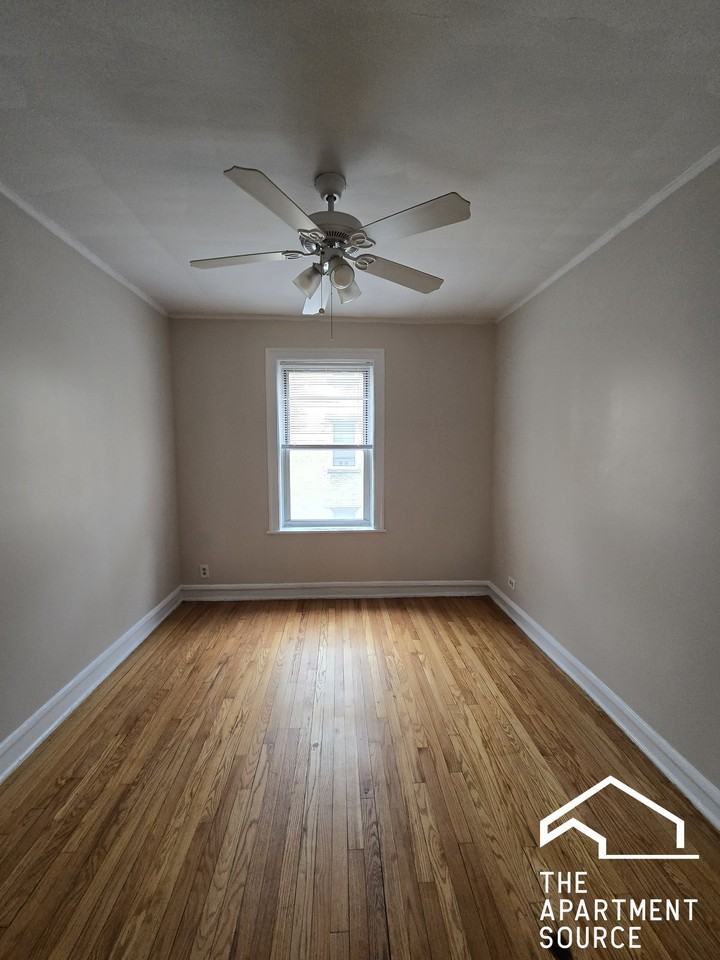 1806 W Farwell Ave #2B - Photo 3 of 8