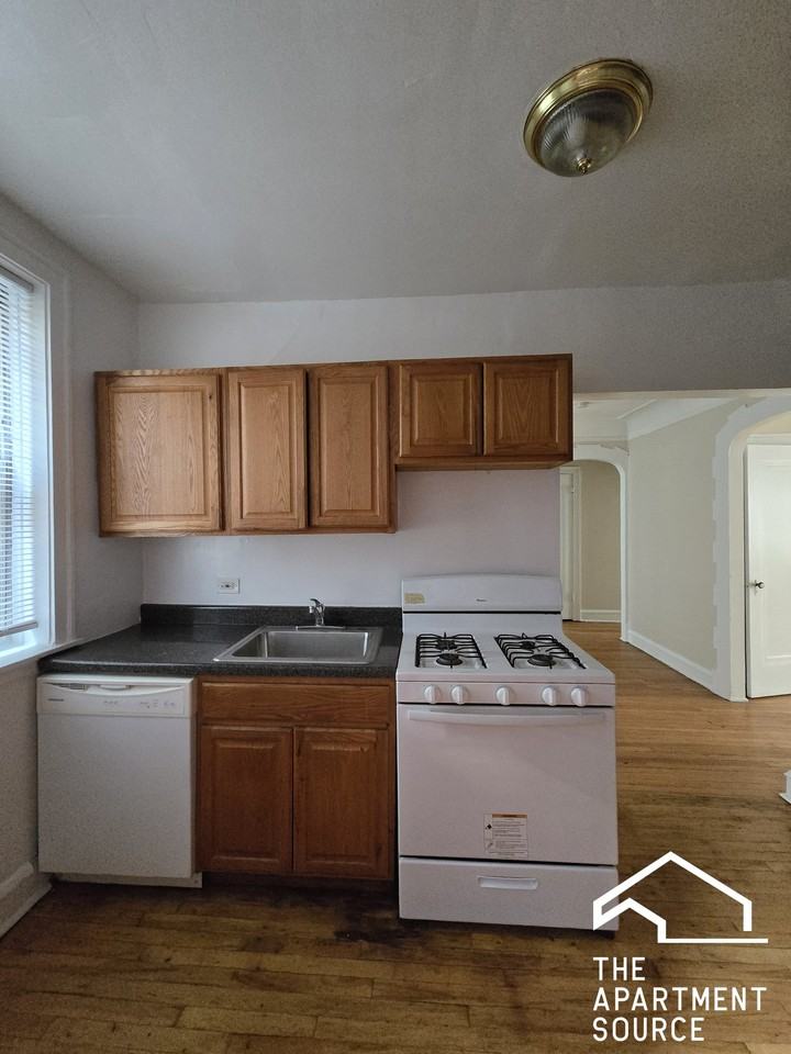 1806 W Farwell Ave #2B - Photo 5 of 8