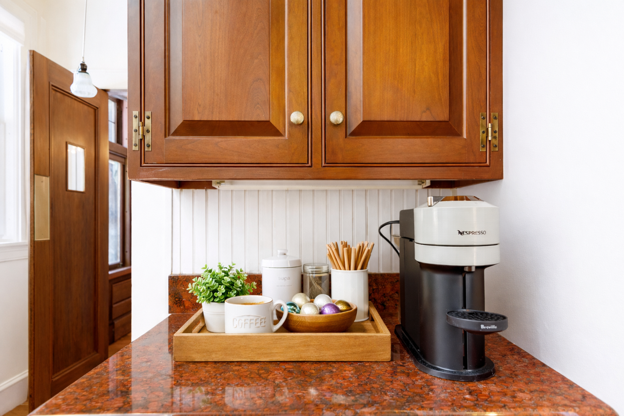 671 Prospect St - Photo 7 of 38