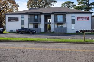 featured image of 1708 Shadywood Ln