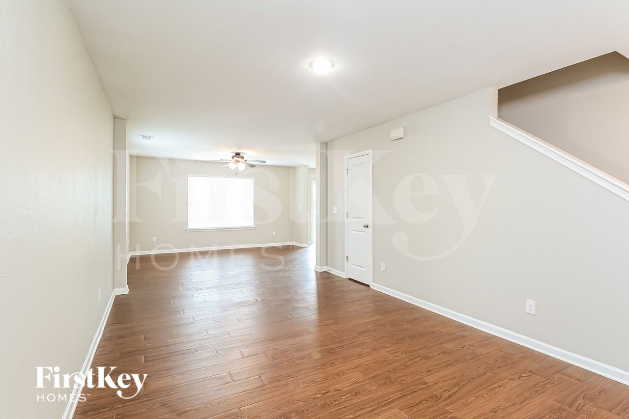 2508 Walnut Forest Dr - Photo 3 of 19