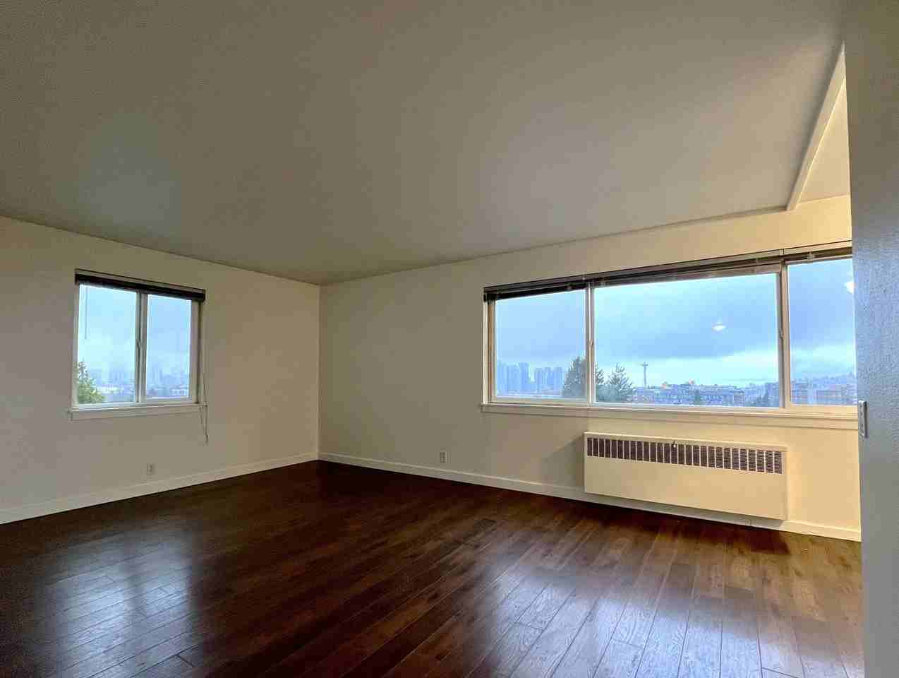 Park Manor - Photo 7 of 24