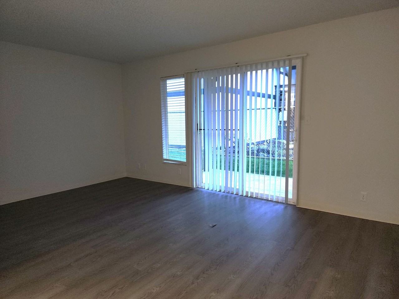 Kent Riviera Apartments - Photo 5 of 38