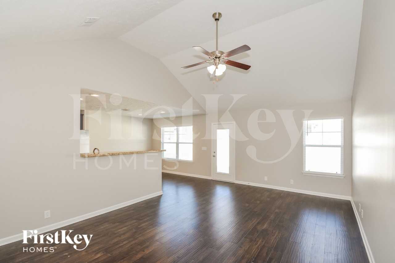 1623 Alysheba Run - Photo 3 of 15