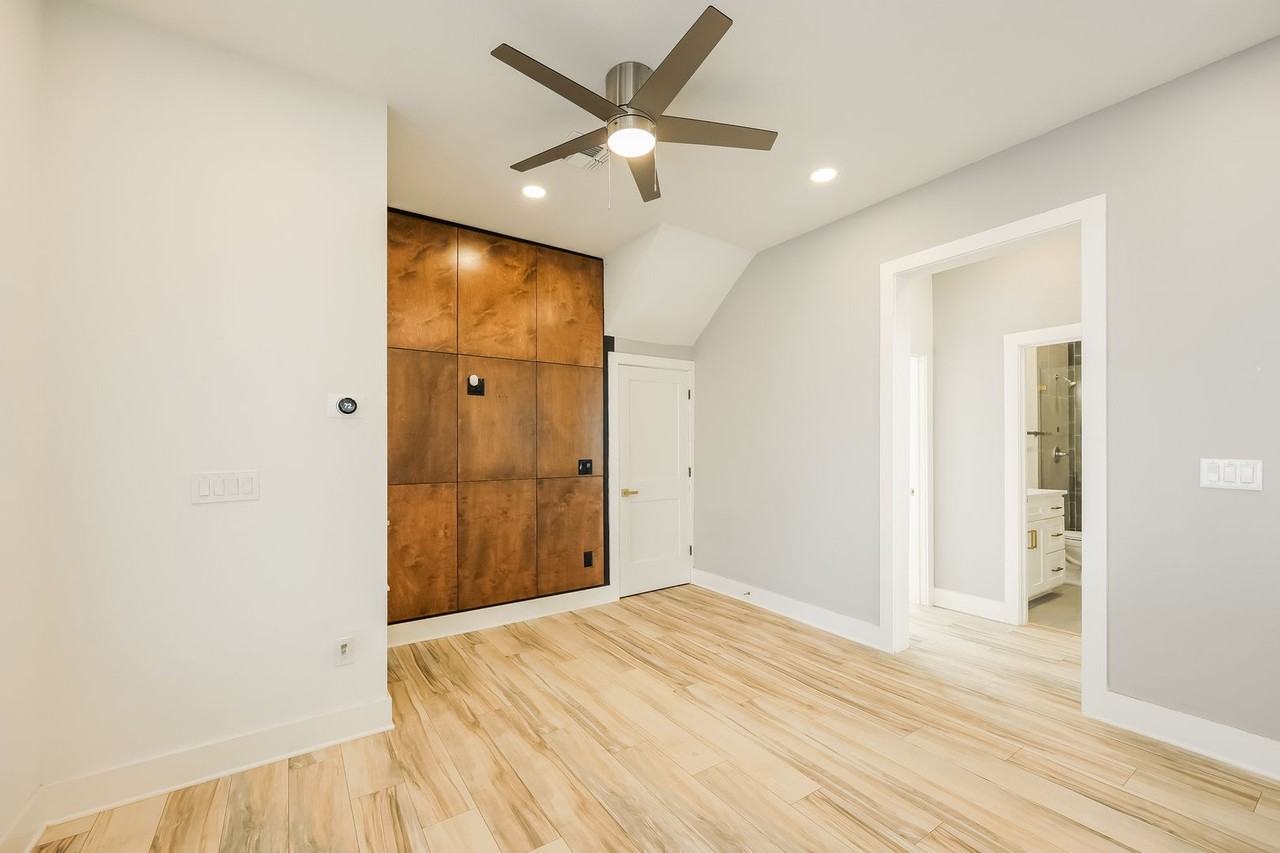 120 120 E Magnolia - 101 #101 - Photo 4 of 16