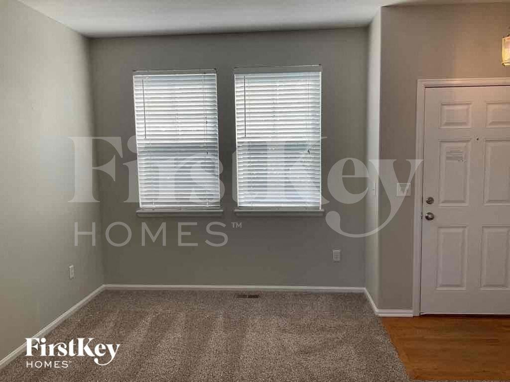 10653 Nucla St - Photo 4 of 11