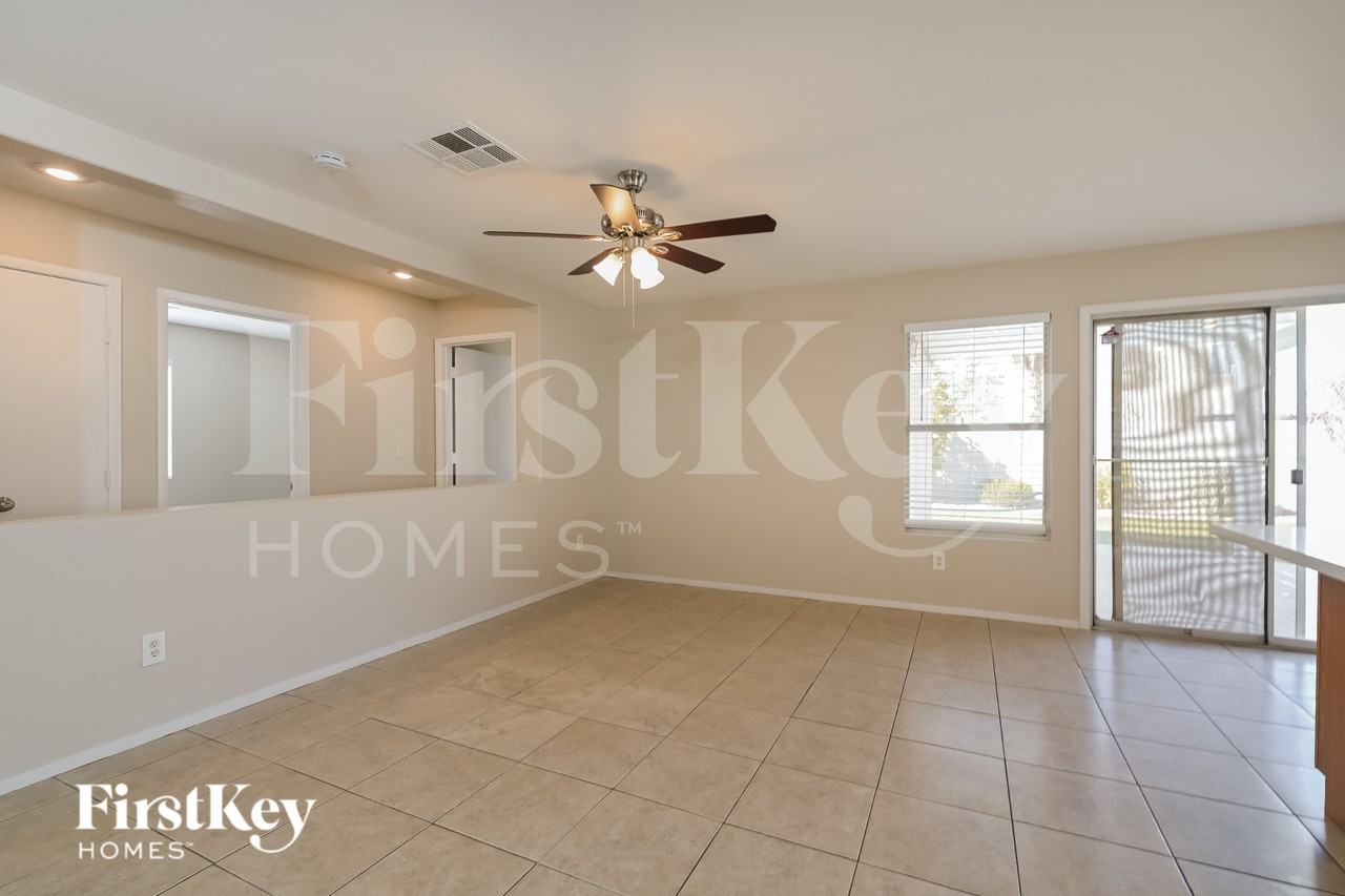 692 Rising Brook Dr - Photo 3 of 15