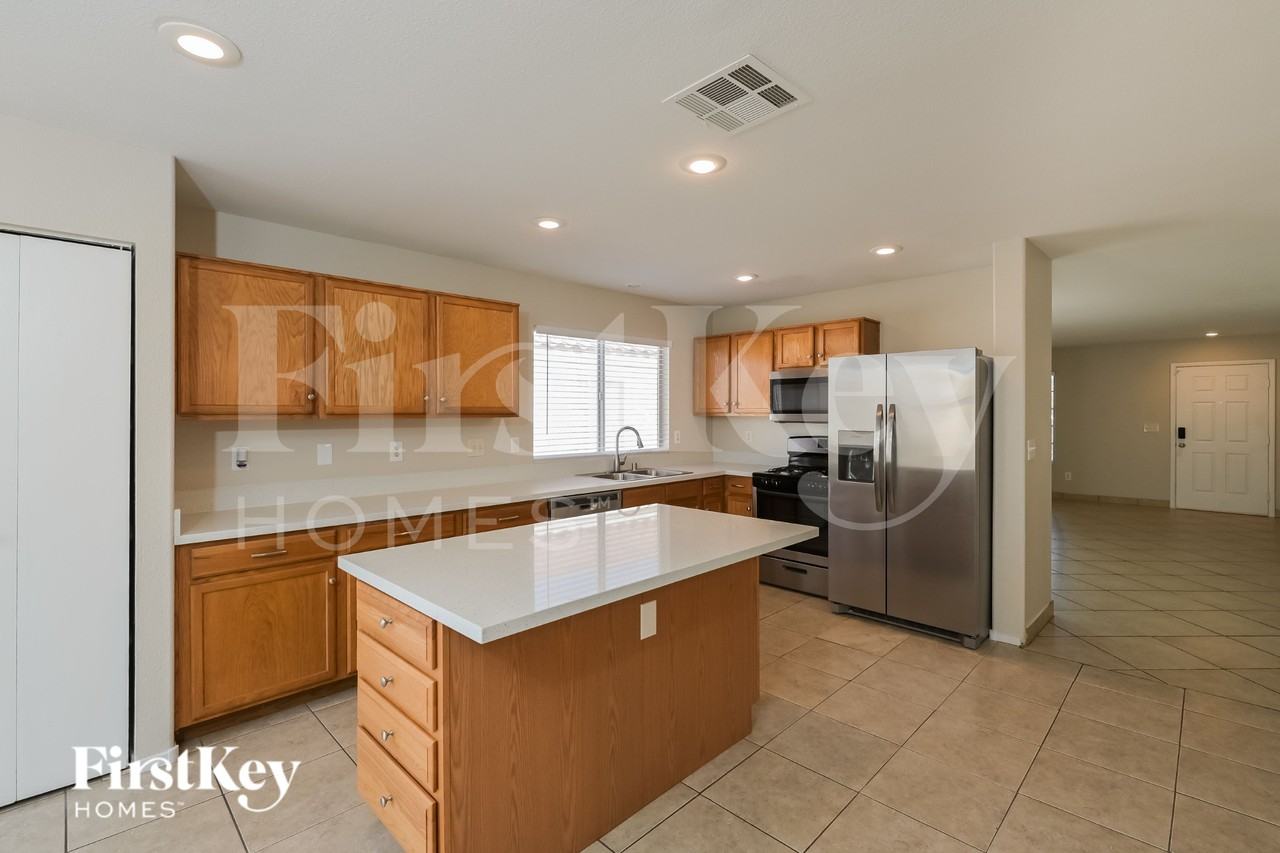 692 Rising Brook Dr - Photo 6 of 15