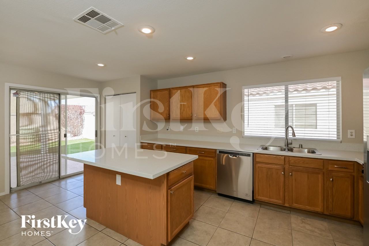 692 Rising Brook Dr - Photo 7 of 15