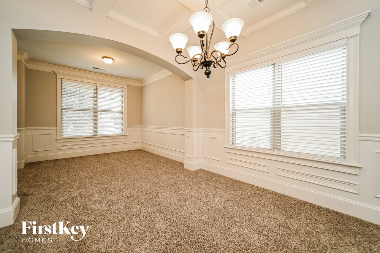 51 Maple Hill Dr - Photo 4 of 15