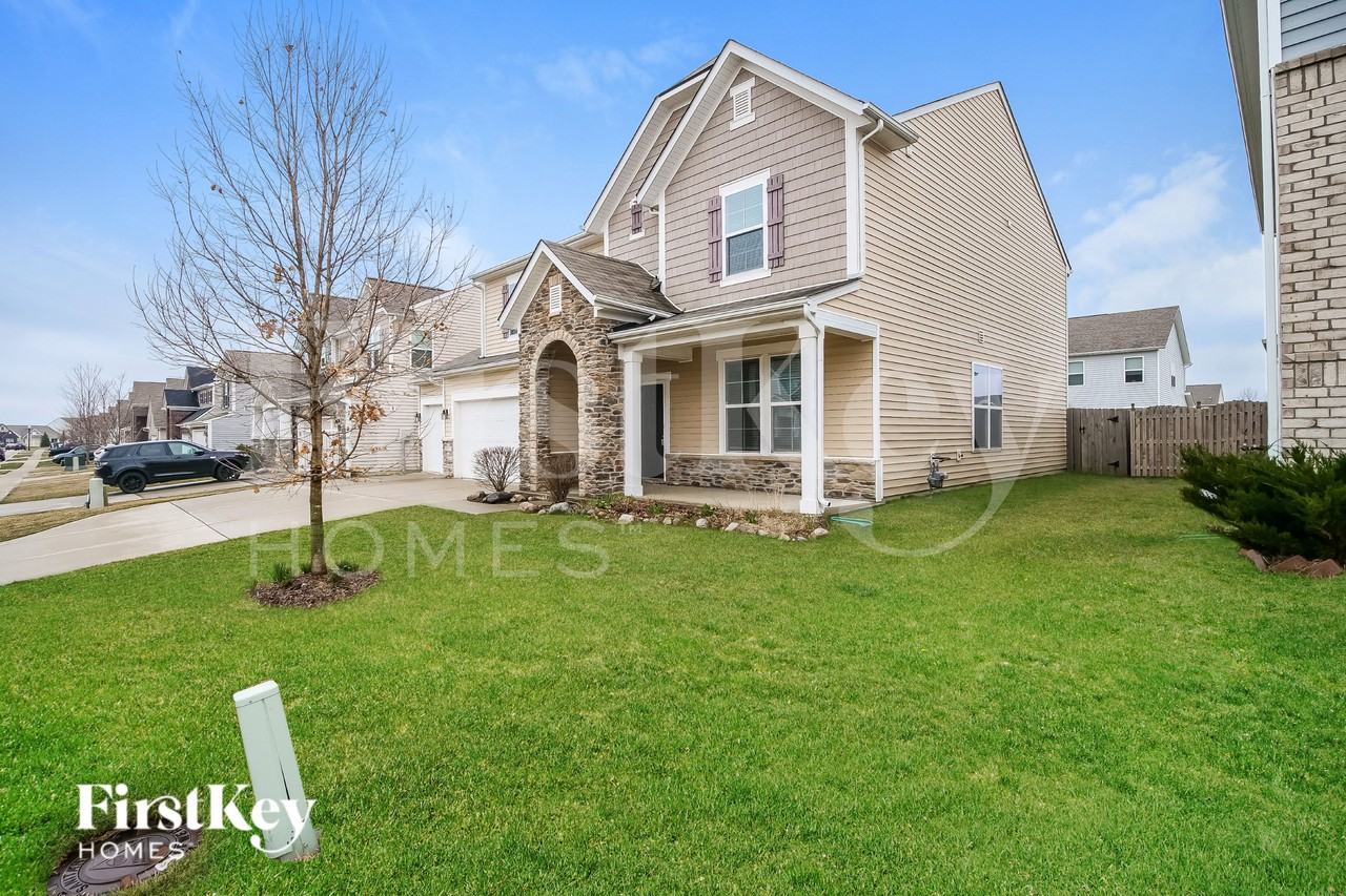 5767 Blue Sky Dr - Photo 3 of 15