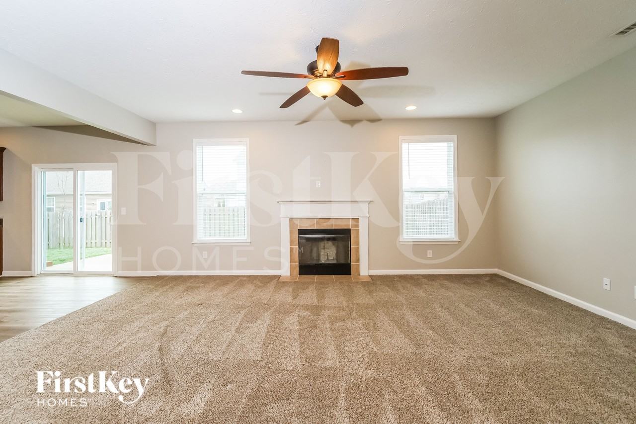 5767 Blue Sky Dr - Photo 4 of 15