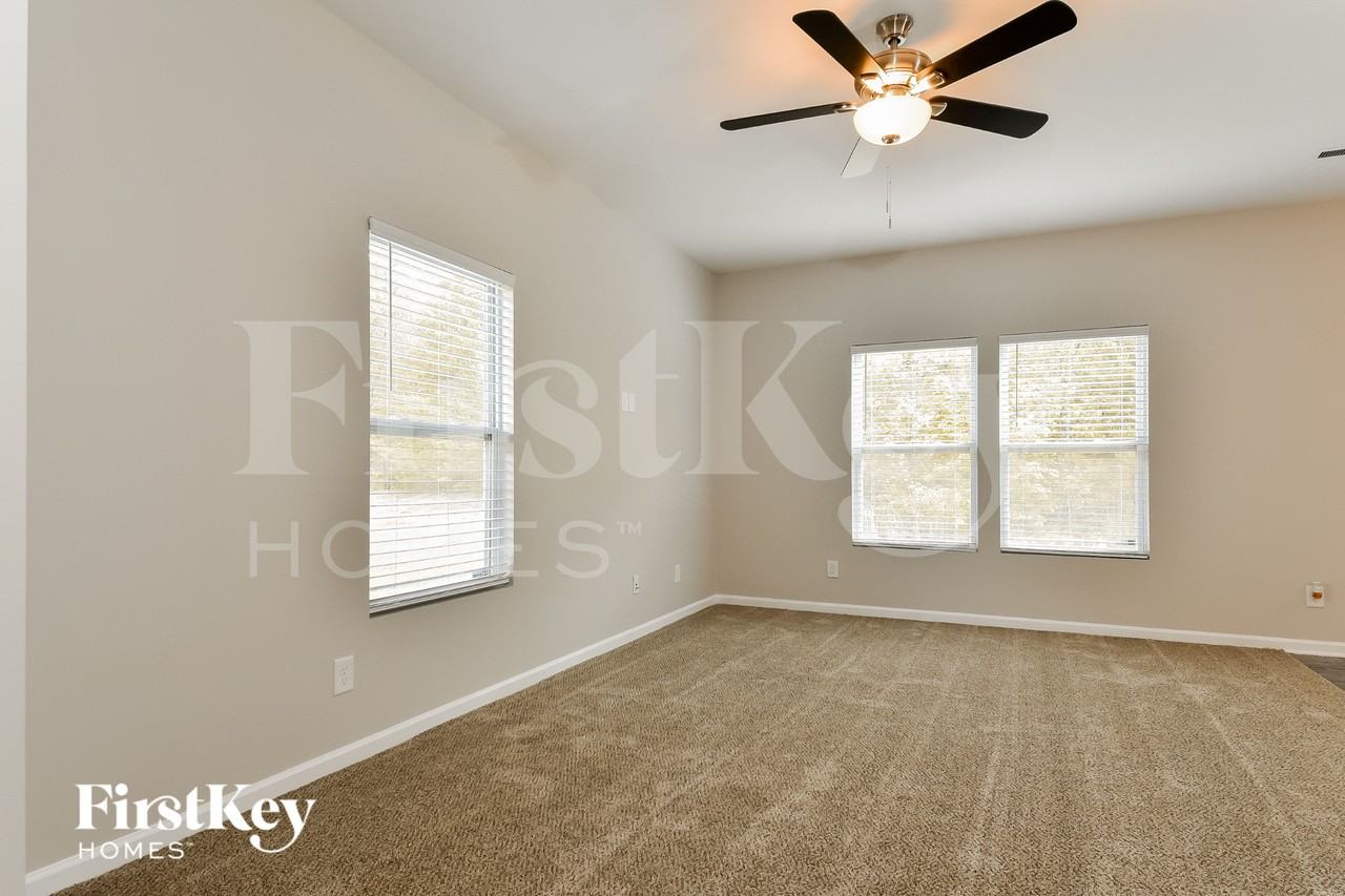 279 Kendall Farms Ct - Photo 4 of 15