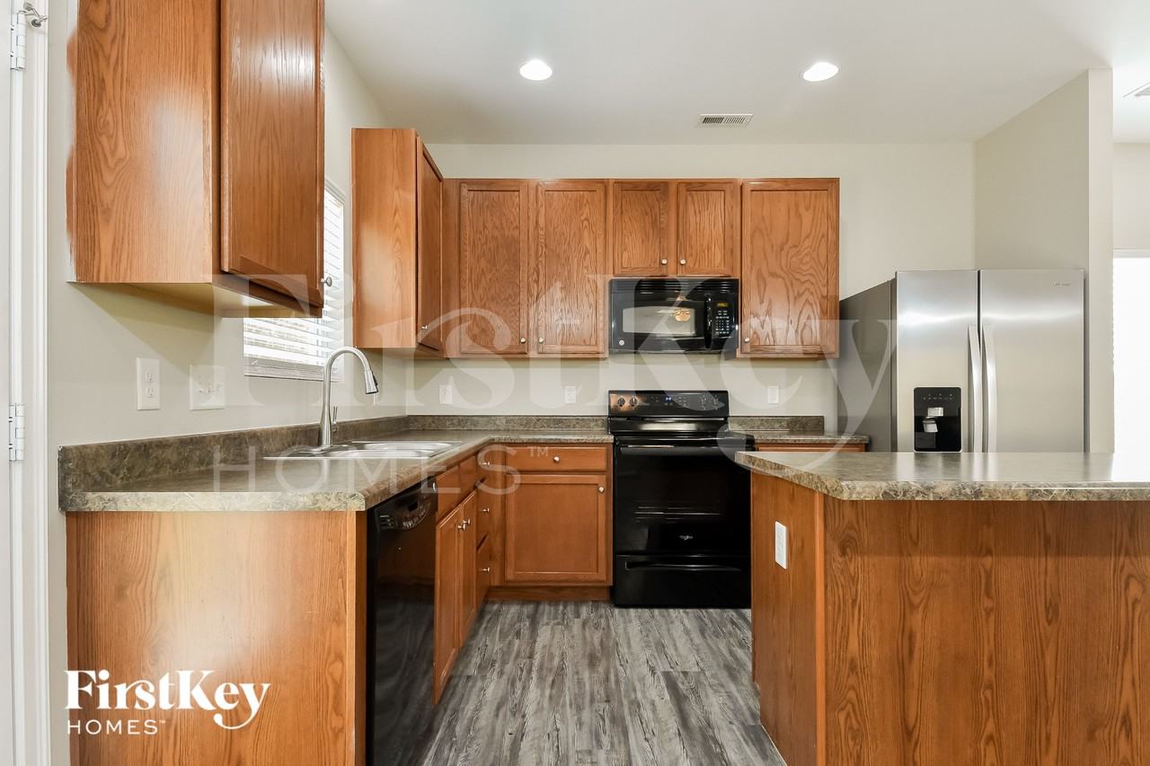 279 Kendall Farms Ct - Photo 6 of 15