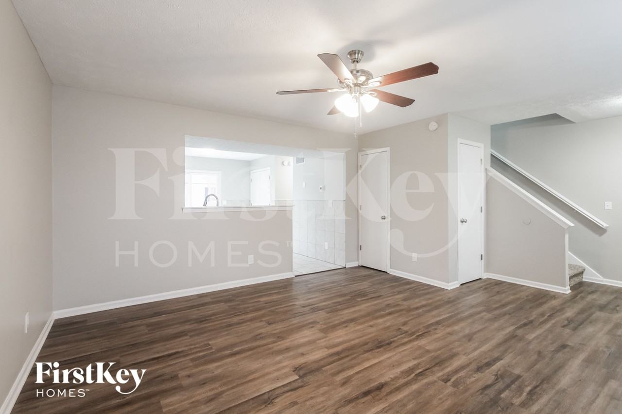 5722 Brobeck Ct - Photo 2 of 15