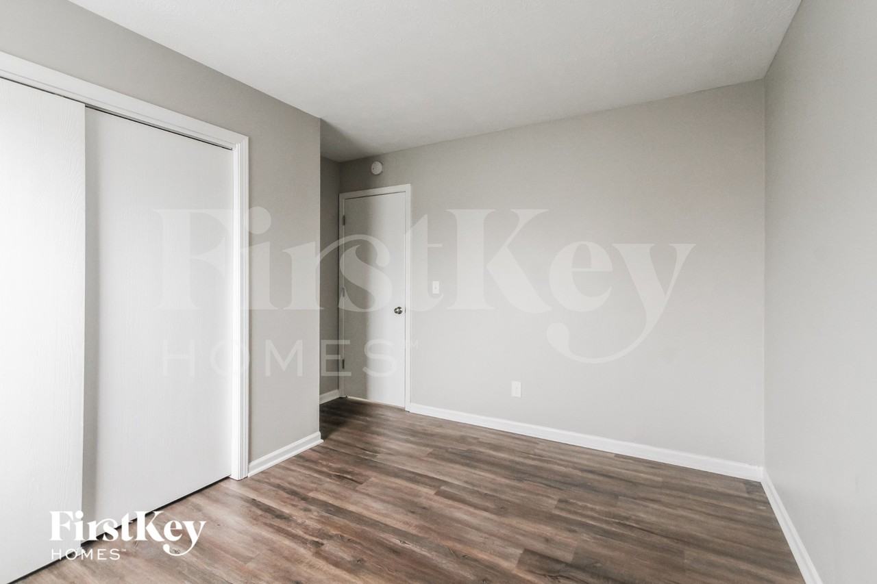 5722 Brobeck Ct - Photo 6 of 15