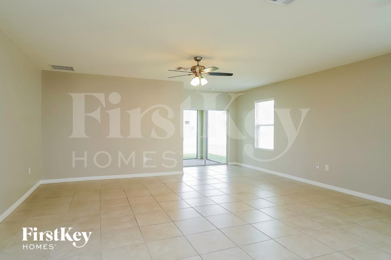 3186 Cozumel Ct - Photo 2 of 15