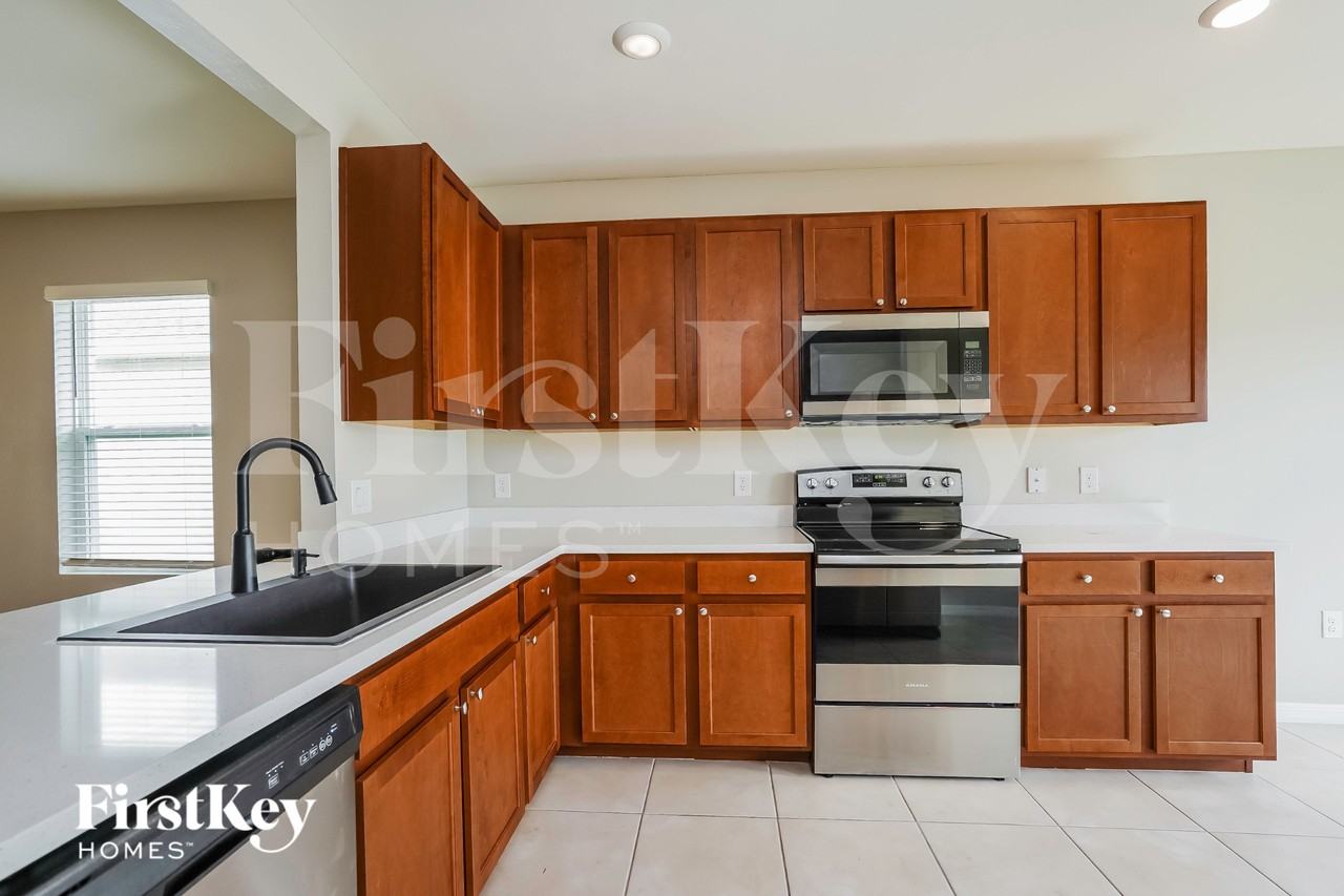 3186 Cozumel Ct - Photo 5 of 15