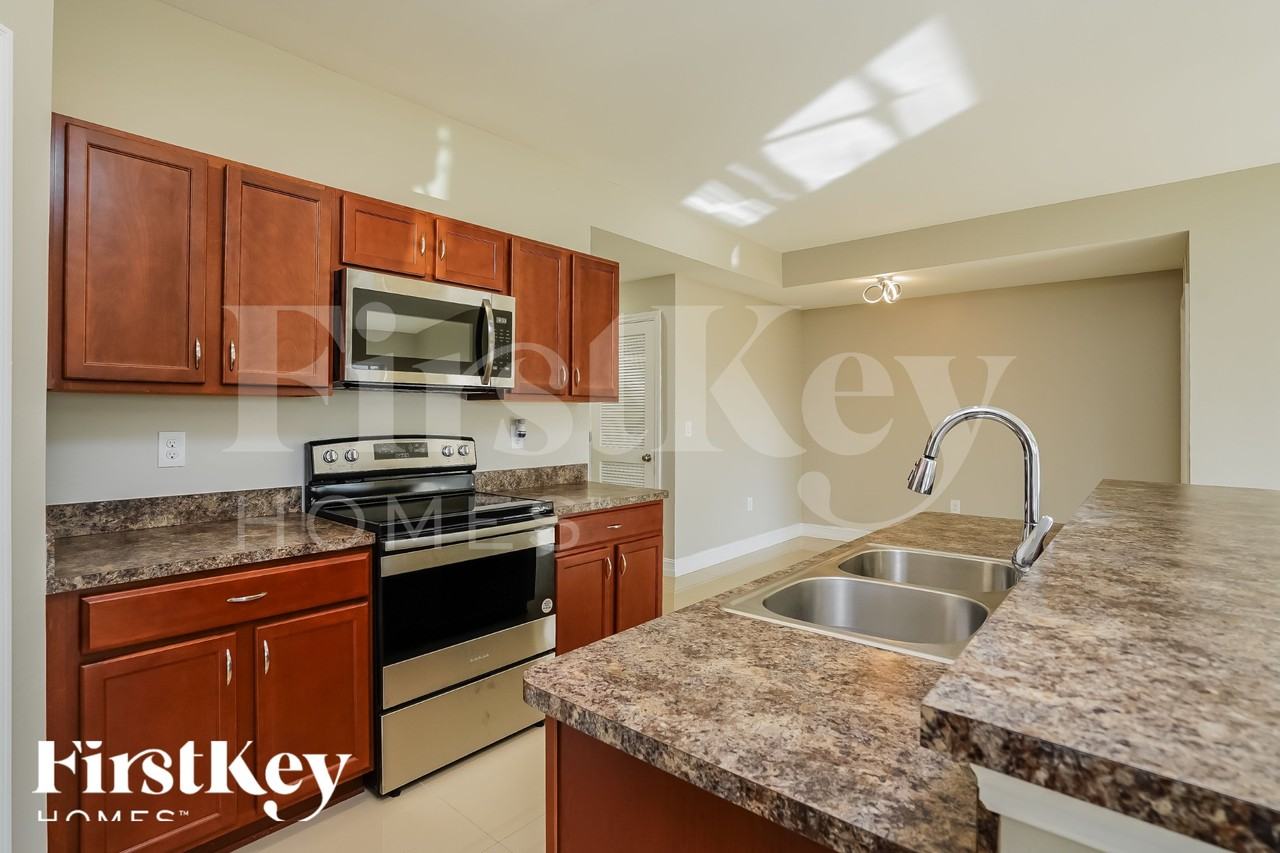 601 Nw 17th Ave - Photo 6 of 18