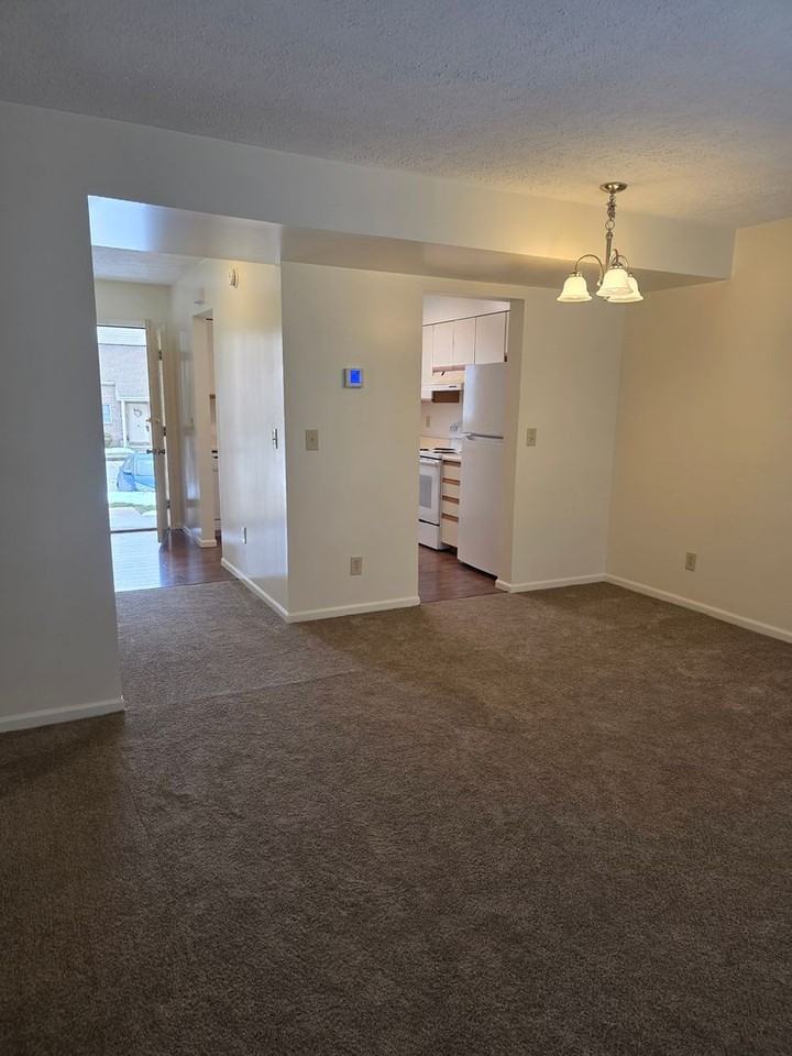 38 Alderman Dr - Photo 4 of 6