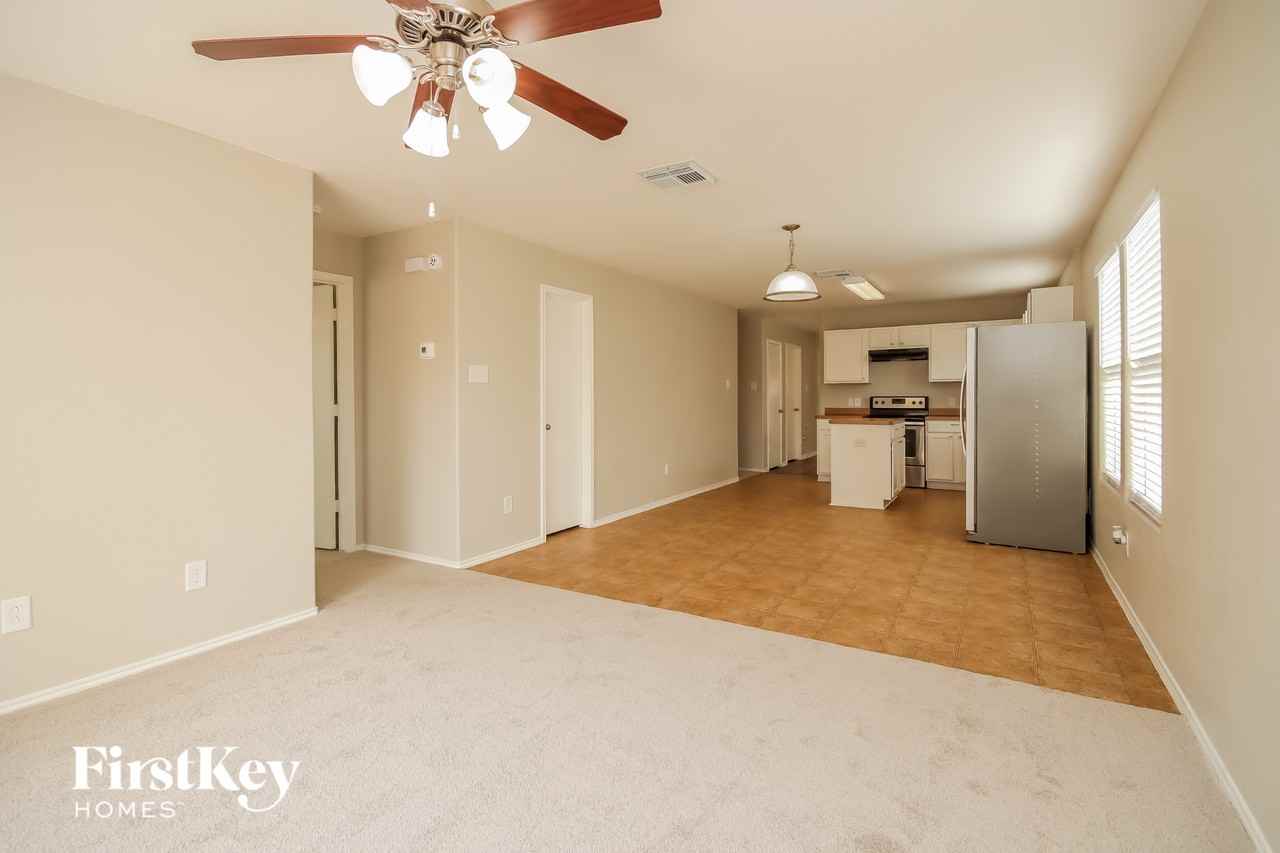 2655 Cyrus Hill Dr - Photo 4 of 15