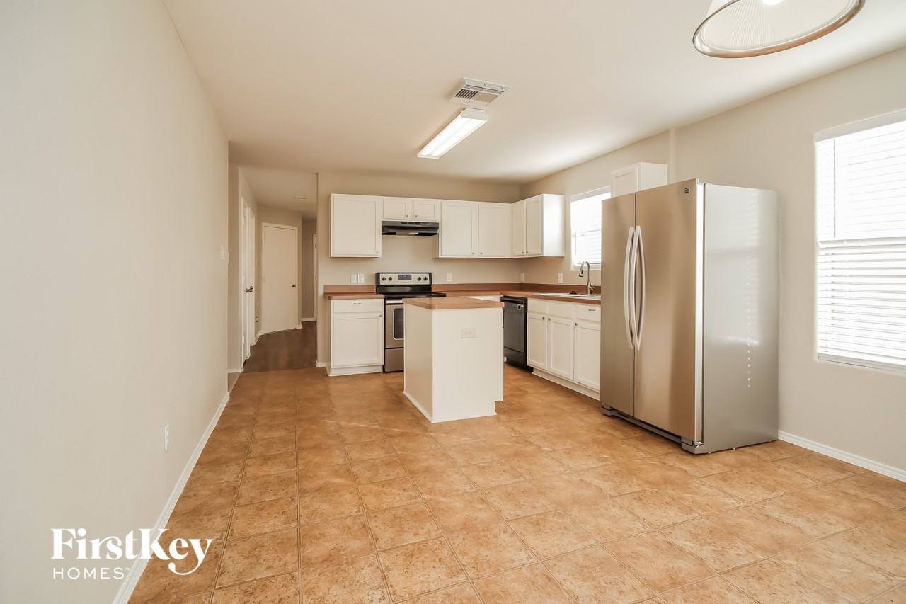 2655 Cyrus Hill Dr - Photo 5 of 15