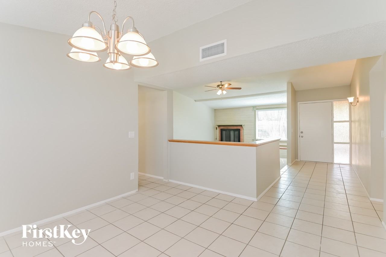 9801 E Domenic Ln - Photo 4 of 15